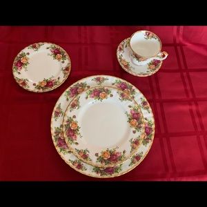 Royal Albert. Old Country Roses